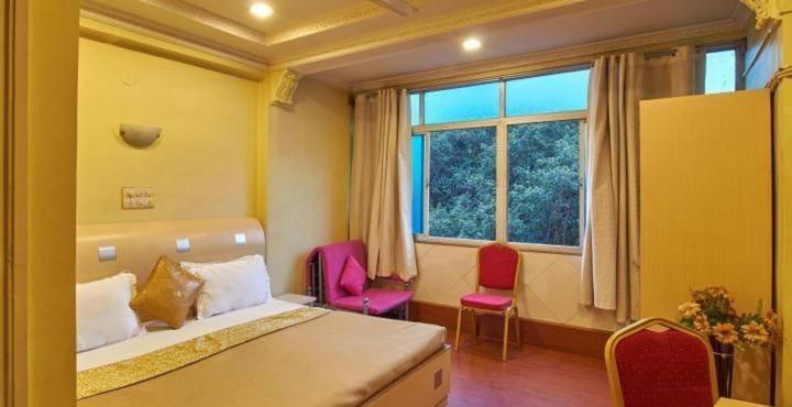 Hotel Tushar 푸네 외부 사진