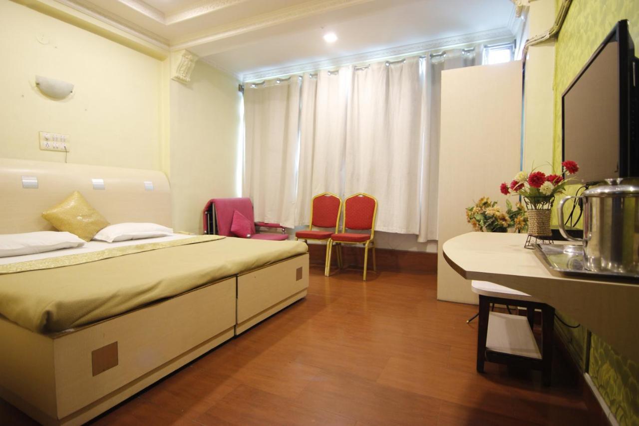 Hotel Tushar 푸네 외부 사진