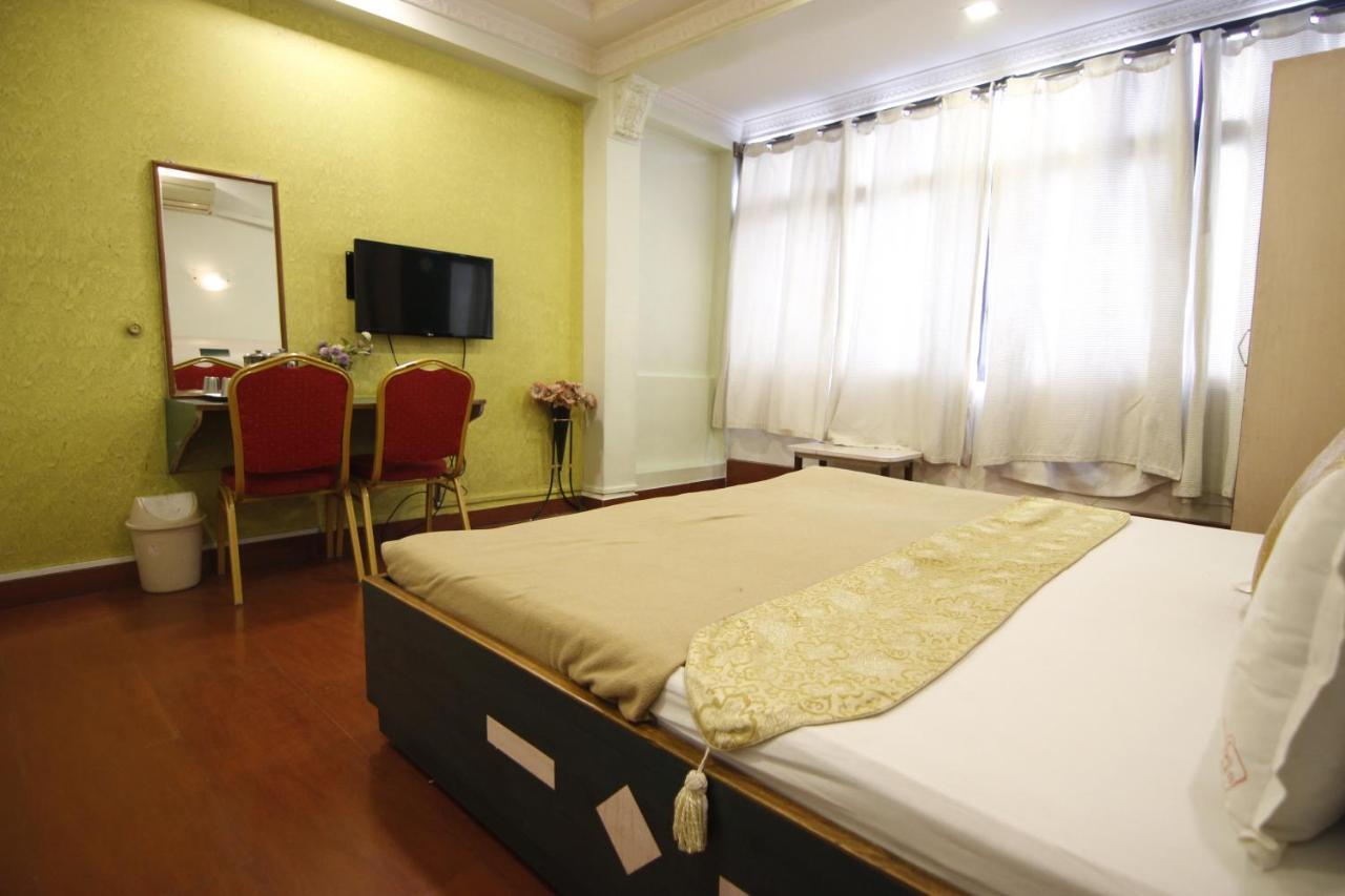 Hotel Tushar 푸네 외부 사진